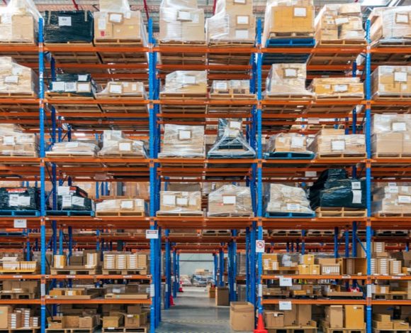 How Outsourcing Logistics Can Help SMBs Compete With Amazon